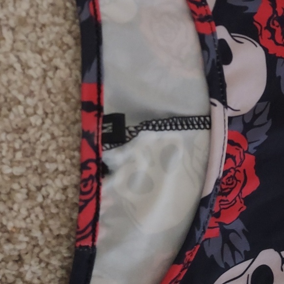 Skull and roses dress - Picture 2 of 7